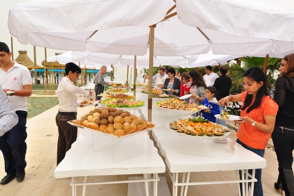 Easter Sunday At Edde Sands
